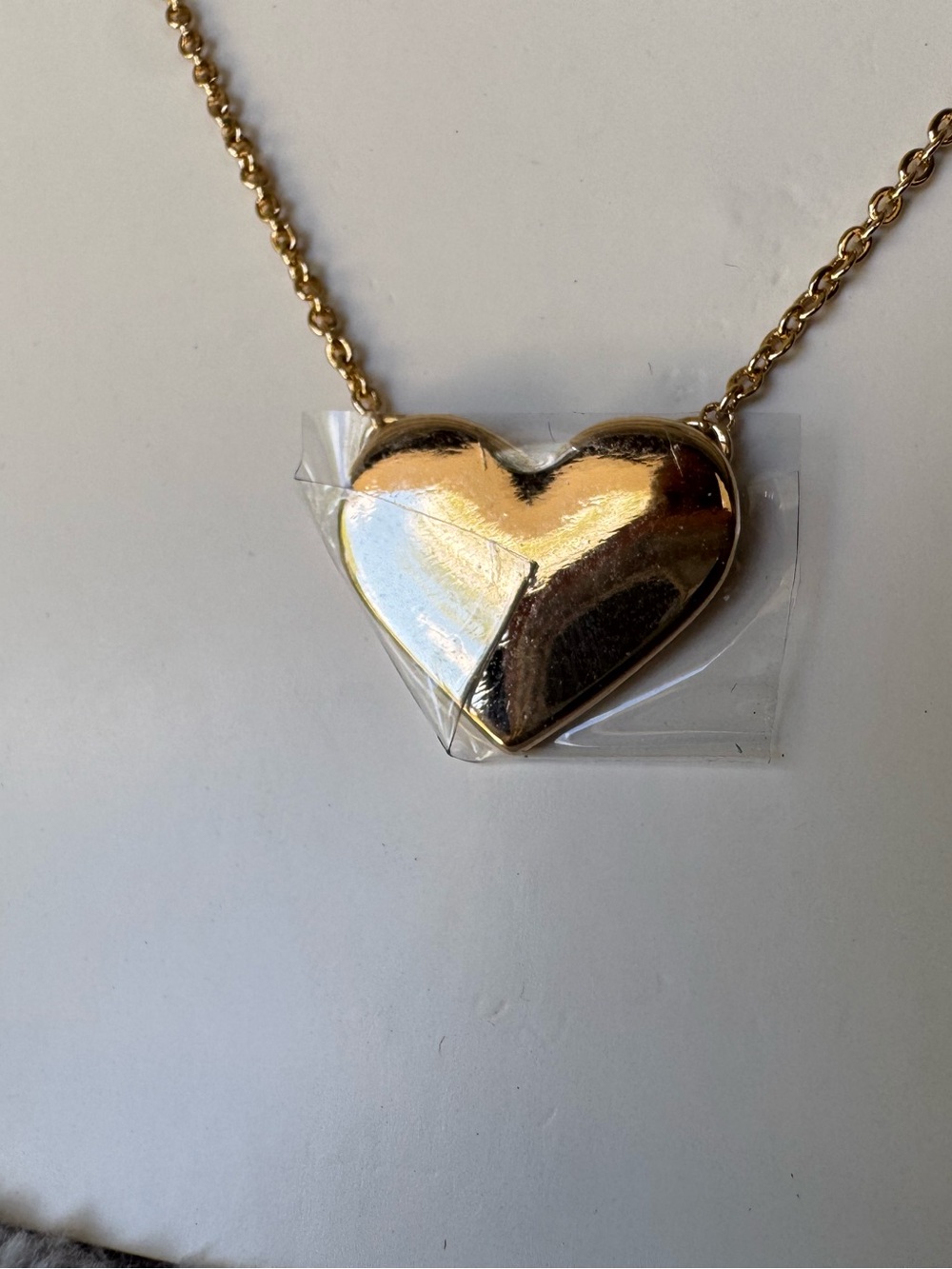 Lot of 4 A New Day Gold Toned Jewelry Heart Charm Short Necklace & Trio Studs - Picture 3 of 7